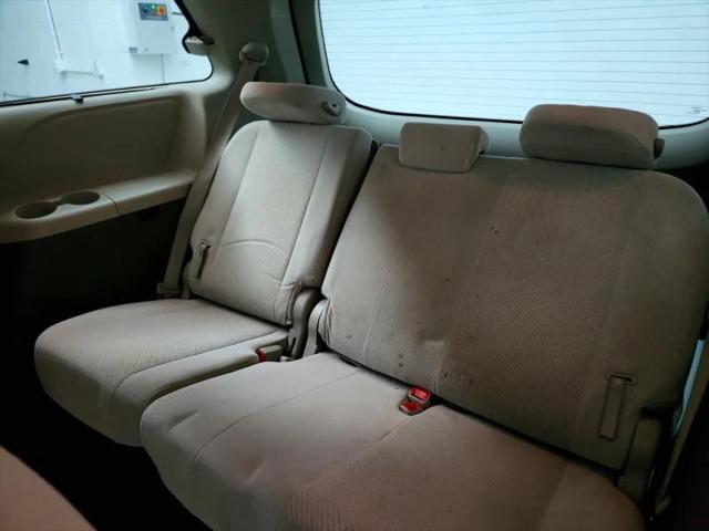 2013 Toyota Sienna LE V6 8 Passenger