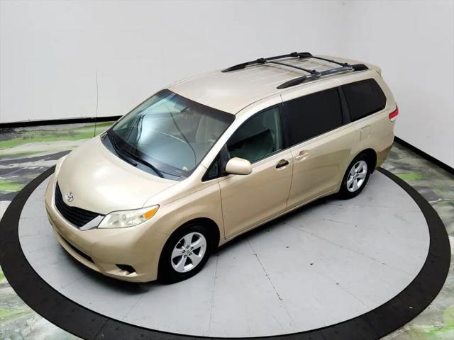 2013 Toyota Sienna LE V6 8 Passenger