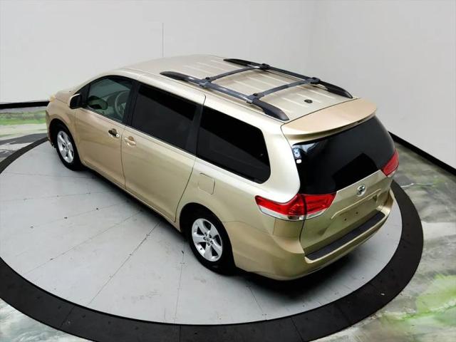 2013 Toyota Sienna LE V6 8 Passenger