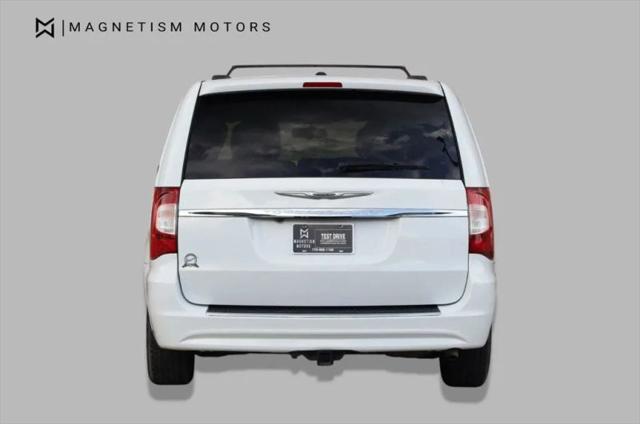 2014 Chrysler Town & Country Touring