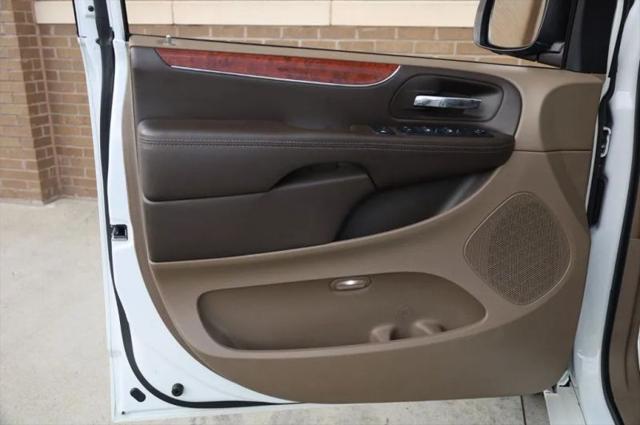 2014 Chrysler Town & Country Touring