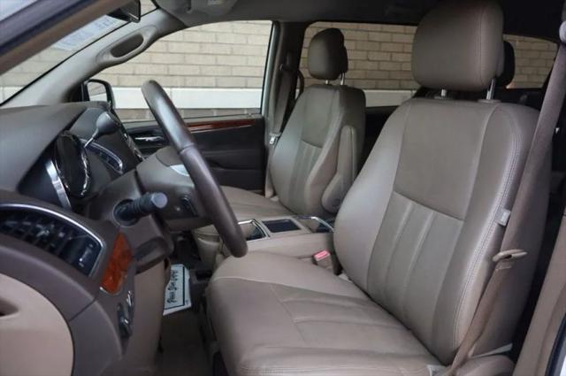 2014 Chrysler Town & Country Touring