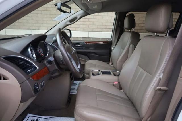 2014 Chrysler Town & Country Touring