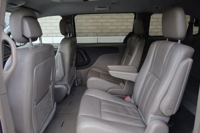 2014 Chrysler Town & Country Touring