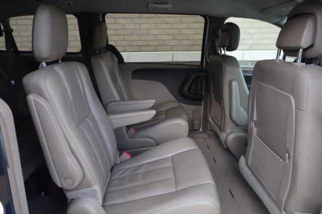 2014 Chrysler Town & Country Touring