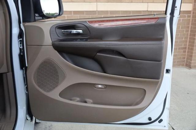 2014 Chrysler Town & Country Touring