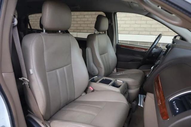 2014 Chrysler Town & Country Touring