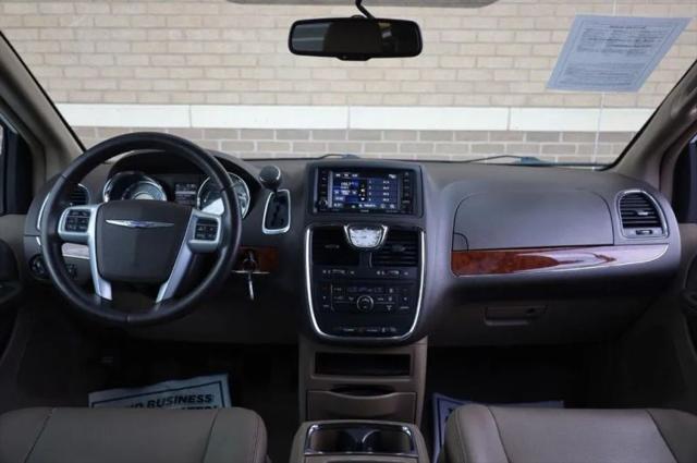 2014 Chrysler Town & Country Touring