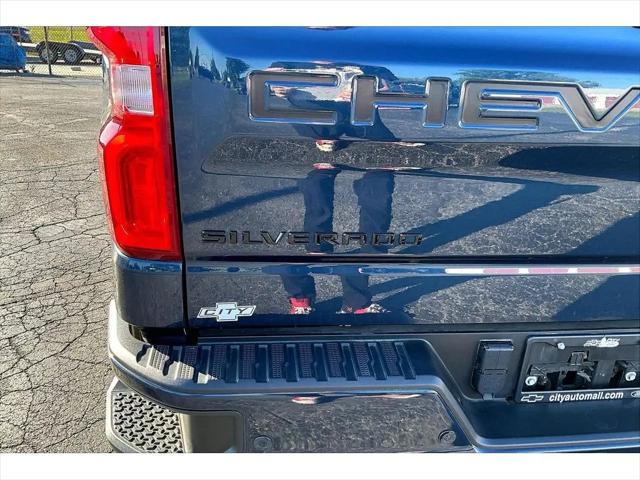 2022 Chevrolet Silverado 1500 4WD Crew Cab Standard Bed RST