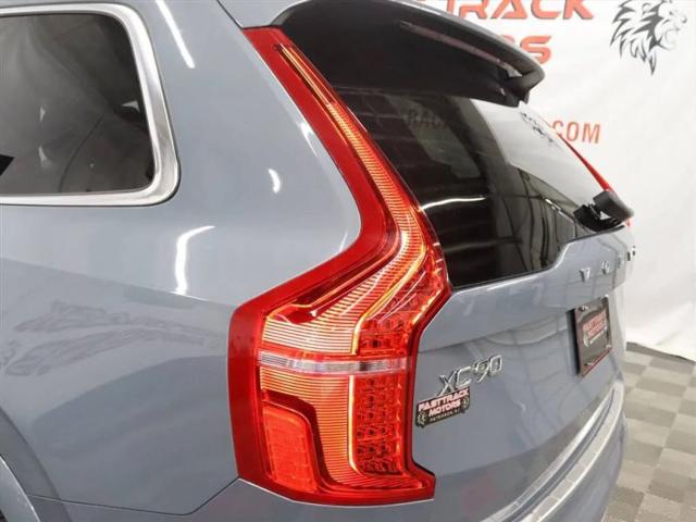 2022 Volvo XC90 T6 Momentum 7 Passenger