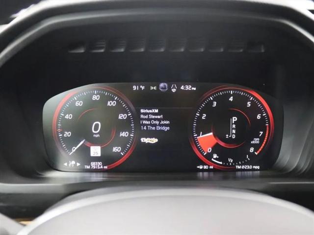 2022 Volvo XC90 T6 Momentum 7 Passenger