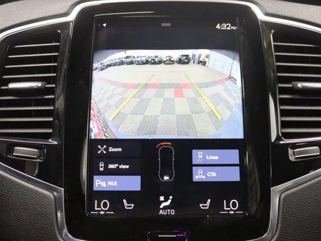 2022 Volvo XC90 T6 Momentum 7 Passenger