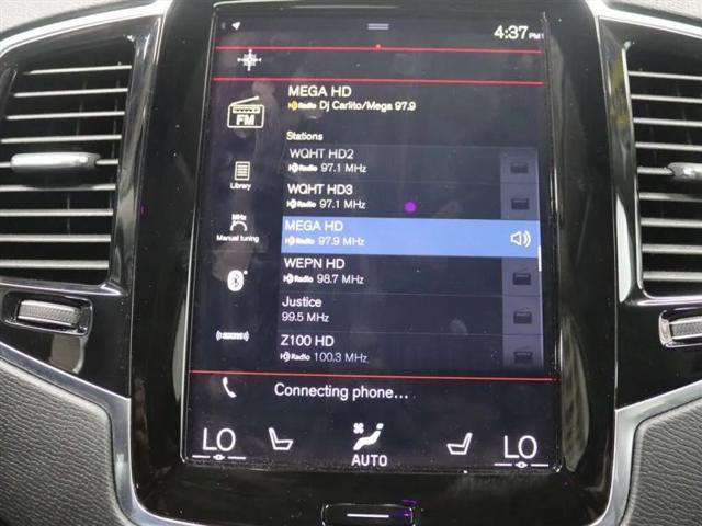 2022 Volvo XC90 T6 Momentum 7 Passenger