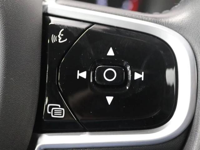 2022 Volvo XC90 T6 Momentum 7 Passenger