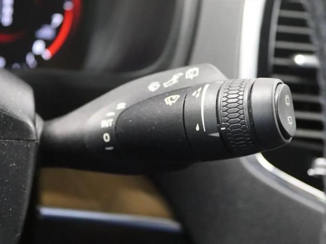 2022 Volvo XC90 T6 Momentum 7 Passenger