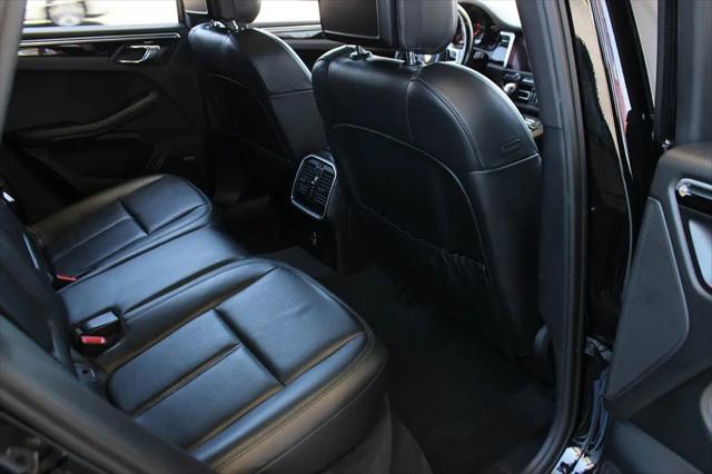 2021 Porsche Macan Macan