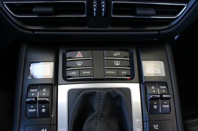 2021 Porsche Macan Macan