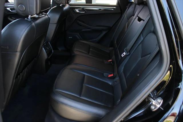 2021 Porsche Macan Macan