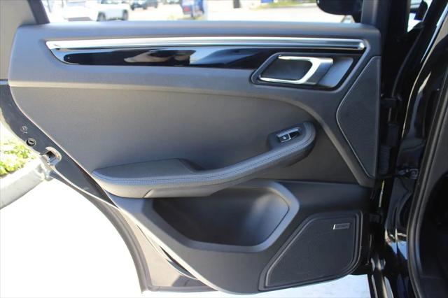 2021 Porsche Macan Macan