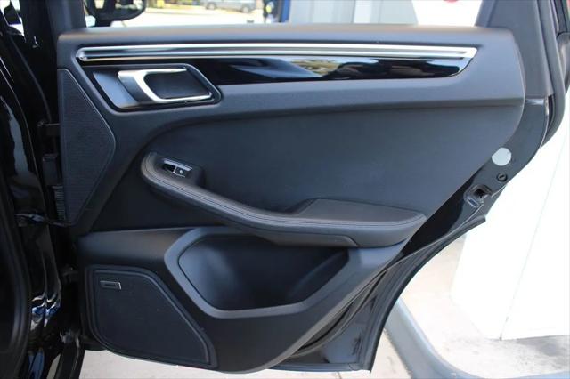 2021 Porsche Macan Macan