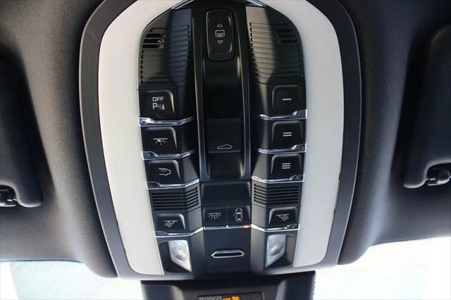2021 Porsche Macan Macan
