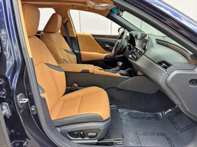 2025 Lexus ES 350 Ultra Luxury