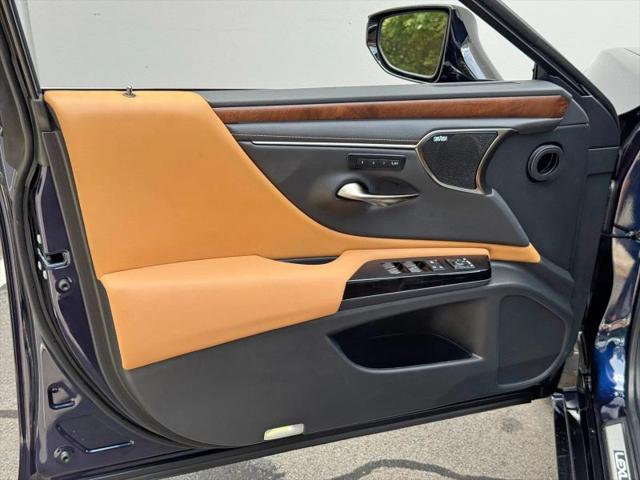2025 Lexus ES 350 Ultra Luxury