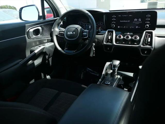 2023 Kia Sorento LX