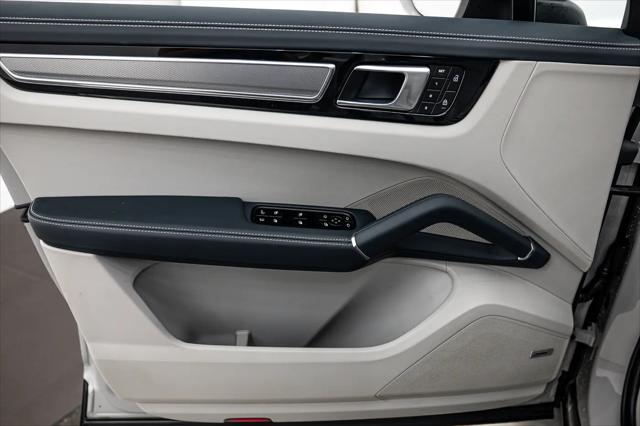 2023 Porsche Cayenne E-Hybrid Platinum Edition