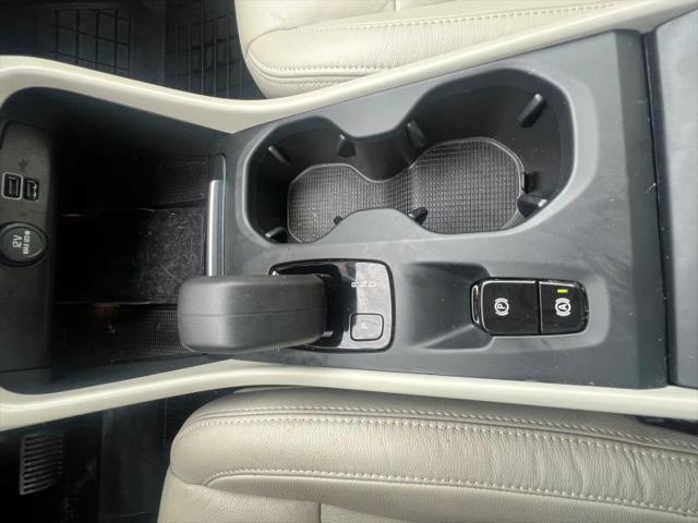 2022 Volvo XC40 T5 Momentum