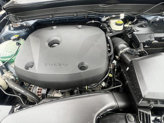 2022 Volvo XC40 T5 Momentum