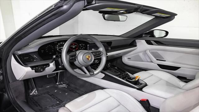 2020 Porsche 911 Carrera 4S Cabriolet