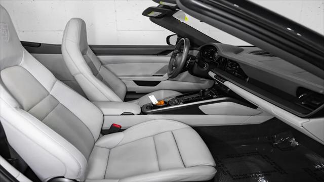 2020 Porsche 911 Carrera 4S Cabriolet
