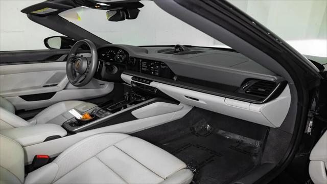 2020 Porsche 911 Carrera 4S Cabriolet