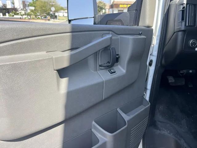 2021 GMC Savana Cutaway Work Van