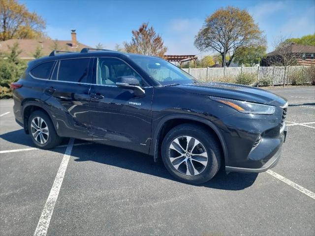 2021 Toyota Highlander Hybrid XLE