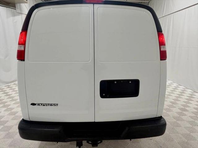 2022 Chevrolet Express Cargo Van RWD 3500 Extended Wheelbase WT