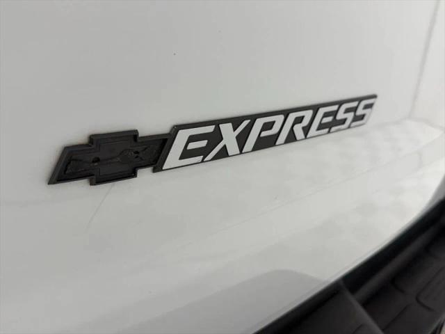 2022 Chevrolet Express Cargo Van RWD 3500 Extended Wheelbase WT