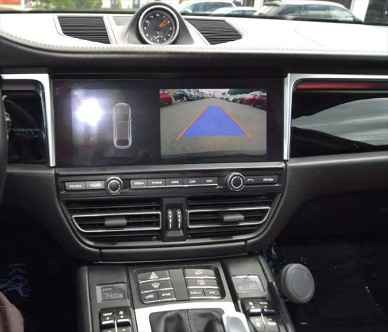 2019 Porsche Macan Macan