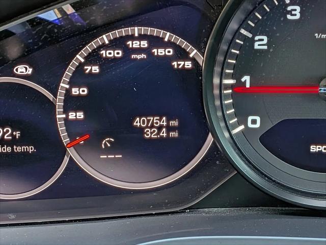 2023 Porsche Cayenne Platinum Edition