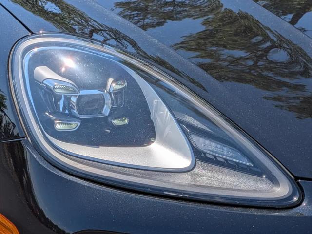 2023 Porsche Cayenne Platinum Edition