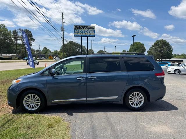 2013 Toyota Sienna XLE V6 8 Passenger