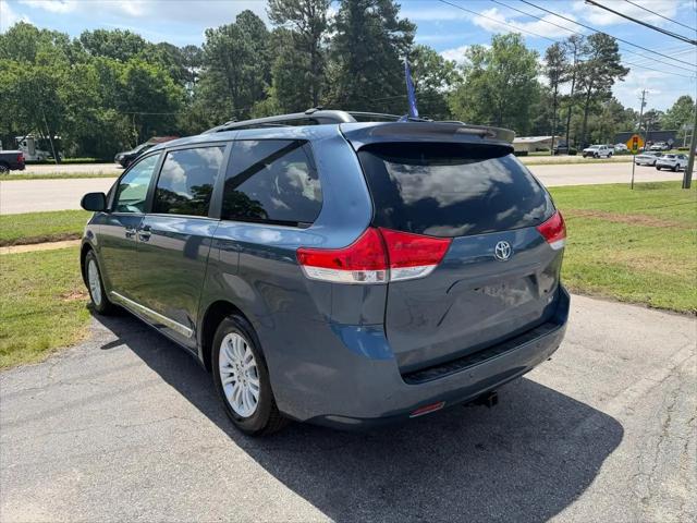 2013 Toyota Sienna XLE V6 8 Passenger