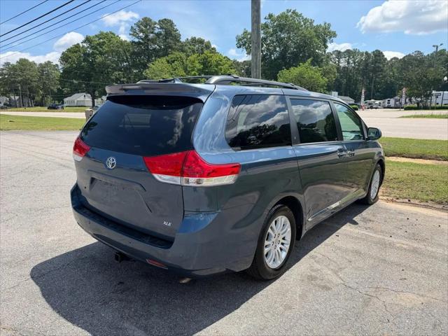 2013 Toyota Sienna XLE V6 8 Passenger
