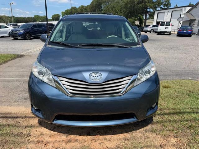 2013 Toyota Sienna XLE V6 8 Passenger