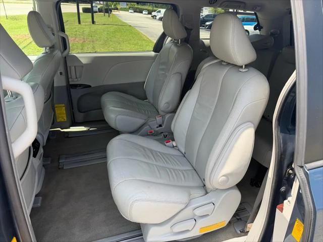 2013 Toyota Sienna XLE V6 8 Passenger