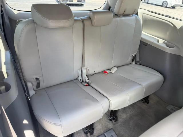 2013 Toyota Sienna XLE V6 8 Passenger