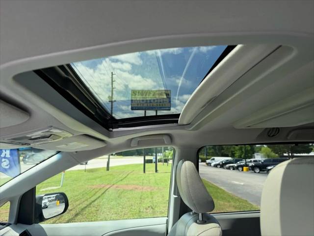 2013 Toyota Sienna XLE V6 8 Passenger