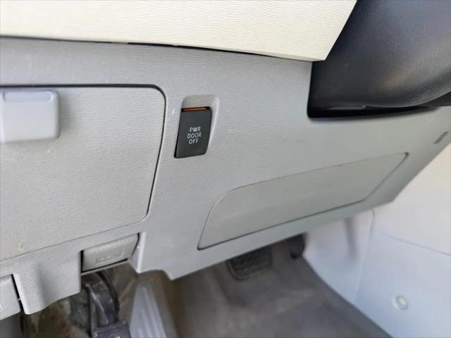 2013 Toyota Sienna XLE V6 8 Passenger