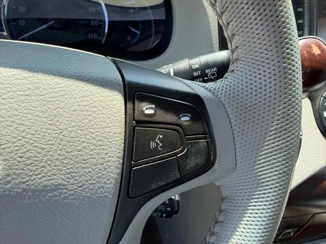 2013 Toyota Sienna XLE V6 8 Passenger